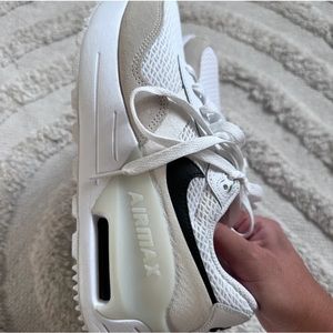 Women’s White Nike Air Max Sz7